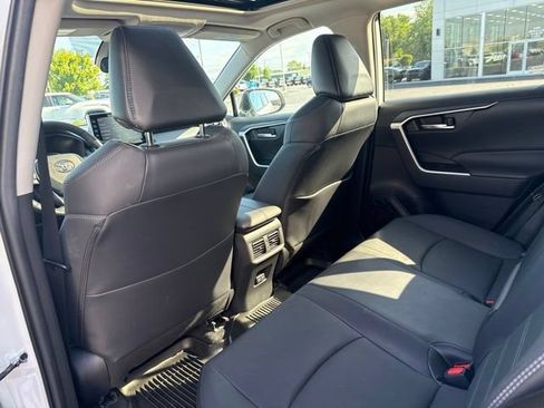 Used 2022 Toyota RAV4 XLE Premium AWD/4WD image 34