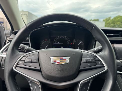 Used 2018 Cadillac XT5 Premium Luxury AWD/4WD image 19