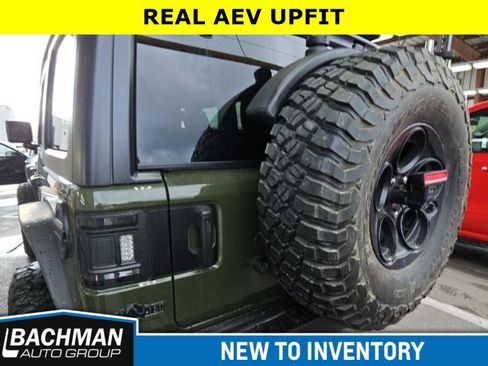 Used 2021 Jeep Wrangler Unlimited Rubicon AWD/4WD image 2