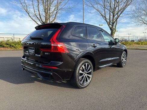 Used 2023 Volvo XC60 B5 Plus image 7