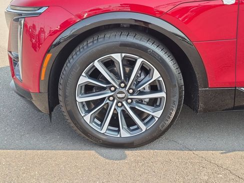 Certified 2024 Cadillac Lyriq Sport AWD/4WD image 33