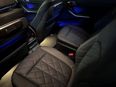 Used 2026 BMW X7 xDrive40i w/ Premium Package image 20