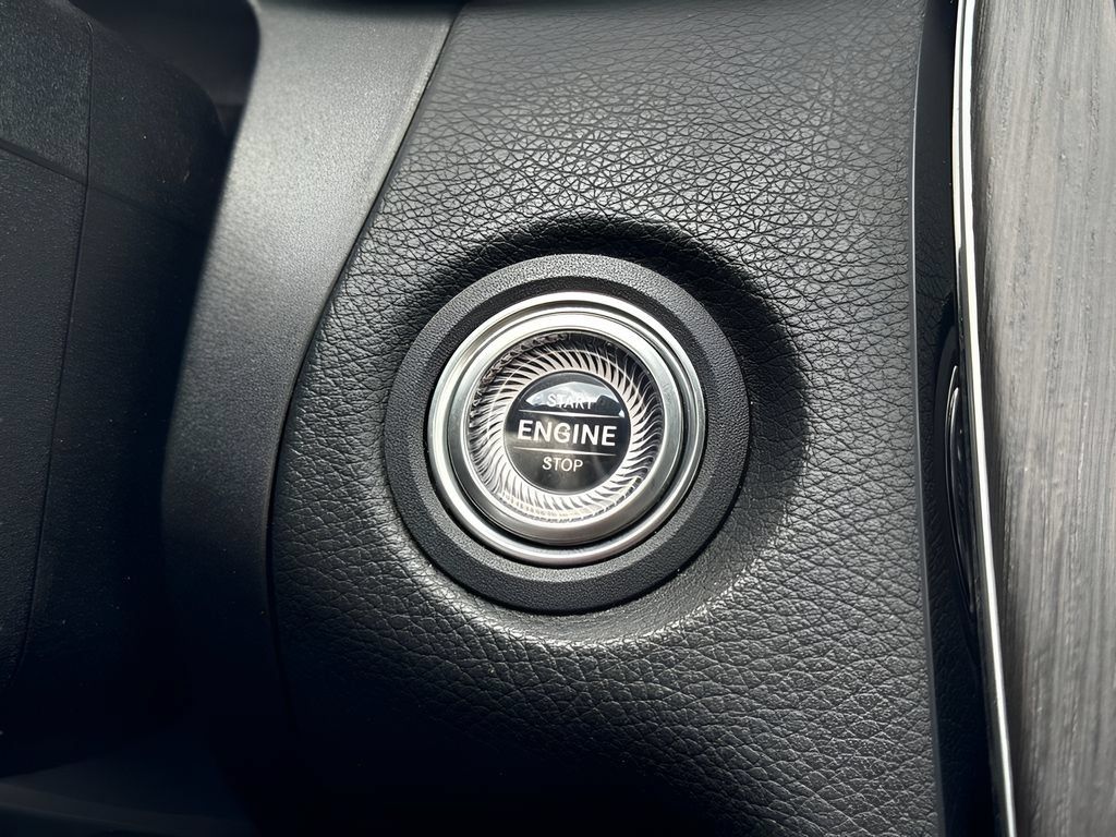 Used 2021 Mercedes-Benz C 300 Sedan image 12