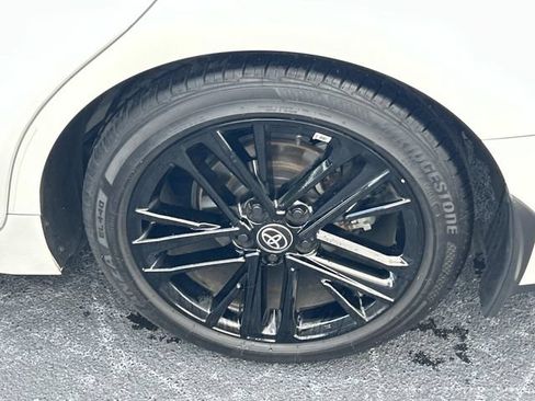 Used 2025 Toyota Camry SE w/ Convenience Package FWD image 12