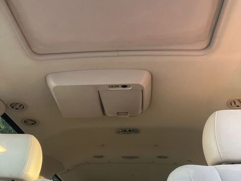 Used 2004 Cadillac Escalade ESV AWD image 5