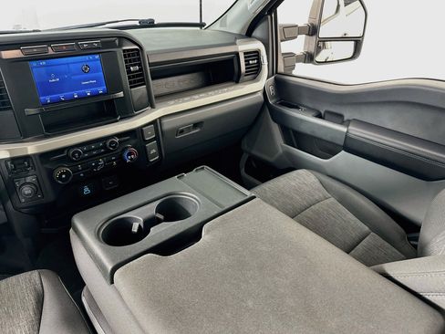 Used 2023 Ford F250 XL w/ STX Appearance Package AWD/4WD image 21