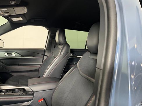 Used 2025 Ford Explorer ST AWD/4WD image 21