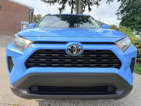 Used 2019 Toyota RAV4 LE w/ All Weather Liner Package AWD/4WD image 10