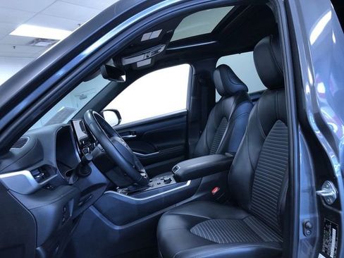 Certified 2025 Toyota Highlander XSE AWD/4WD image 18