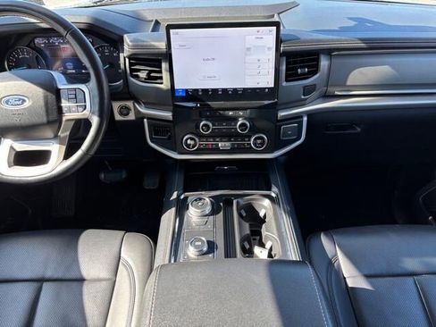 Used 2024 Ford Expedition XLT image 17