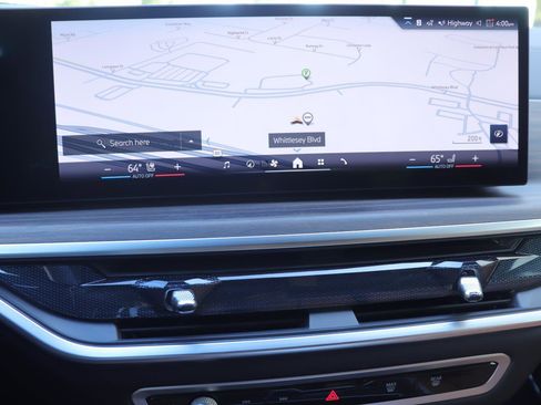 Used 2025 BMW X5 sDrive40i w/ M Sport Package image 31