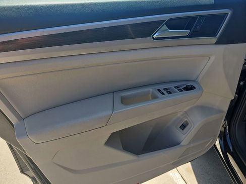 Used 2019 Volkswagen Atlas SEL AWD/4WD image 17