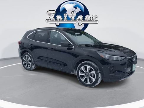 Used 2024 Ford Escape Platinum image 2