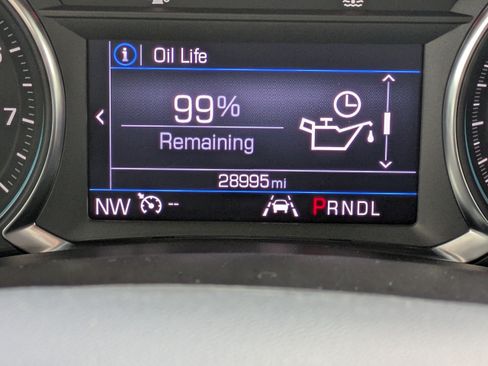 Used 2023 Chevrolet Equinox RS FWD image 28