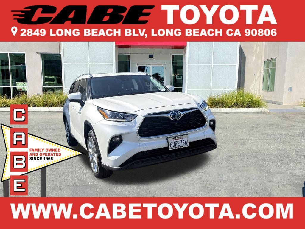 Used 2021 Toyota Highlander Limited FWD image 1