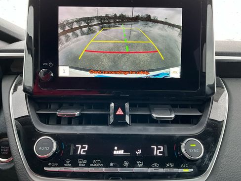 Used 2023 Toyota Corolla Cross XLE w/ Convenience Package image 16