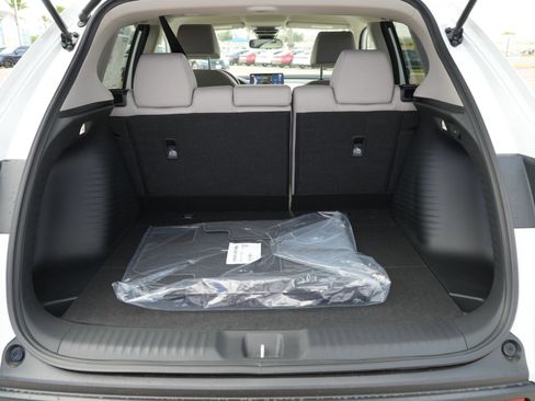 New 2026 Honda HR-V LX image 8