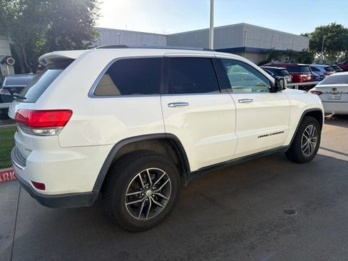 Used 2017 Jeep Grand Cherokee Limited AWD/4WD image 9