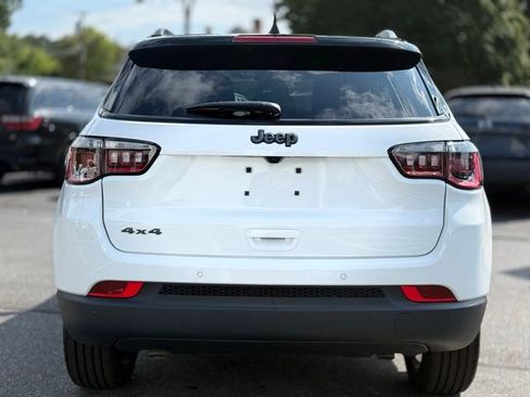 New 2025 Jeep Compass Limited w/ Sun & Sound Group AWD/4WD image 5