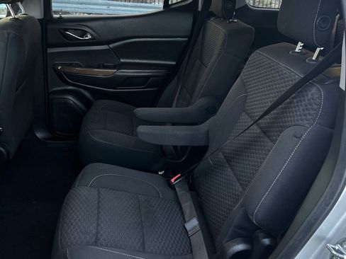 Used 2019 GMC Acadia SLE image 10