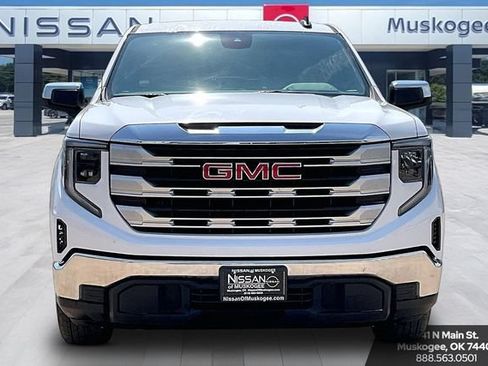 Used 2024 GMC Sierra 1500 SLE RWD image 2