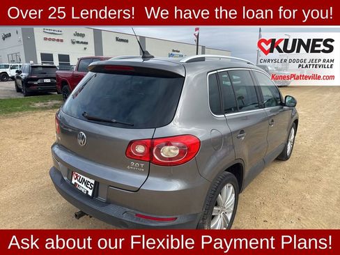 Used 2010 Volkswagen Tiguan S image 3