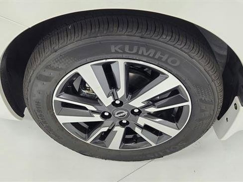 Certified 2025 Nissan Versa SV w/ Trunk Package image 32