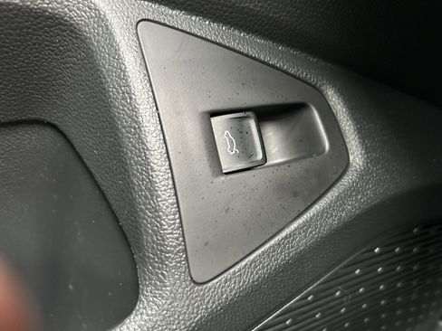 Certified 2025 Volkswagen Jetta SEL image 15