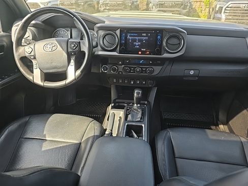 Used 2019 Toyota Tacoma TRD Sport AWD/4WD image 14