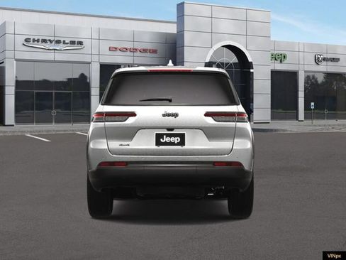 Used 2024 Jeep Grand Cherokee L Altitude AWD/4WD image 6