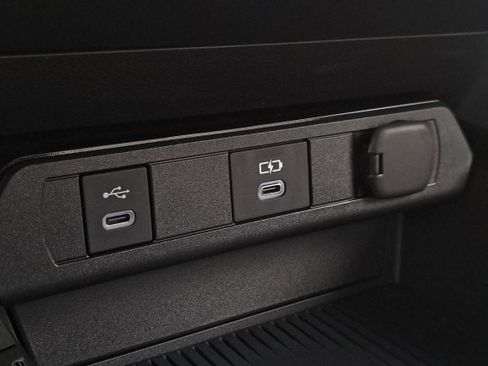 New 2026 Toyota Prius XLE image 18