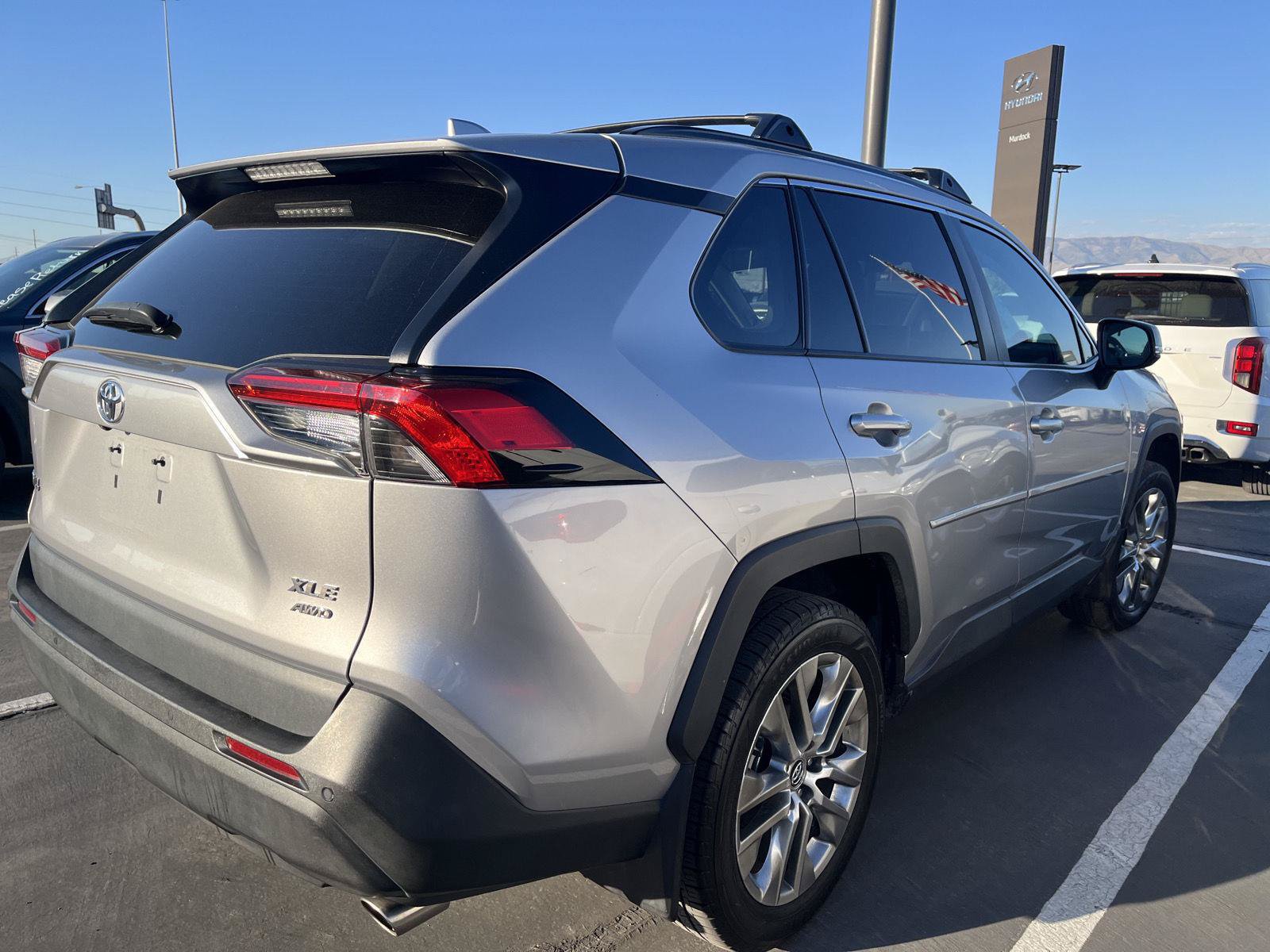 Used 2021 Toyota RAV4 XLE Premium AWD/4WD image 6