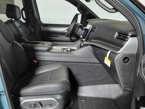 New 2026 Jeep Grand Wagoneer 4WD image 16