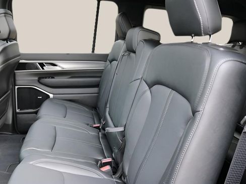New 2026 Jeep Grand Wagoneer Limited AWD/4WD image 17