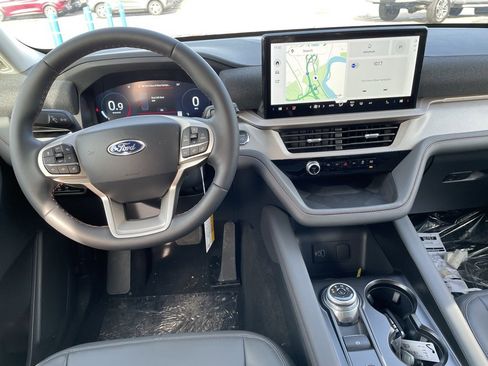 New 2026 Ford Explorer Active w/ Active Comfort Package image 7