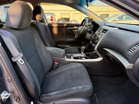 Used 2015 Nissan Altima 2.5 SV image 18