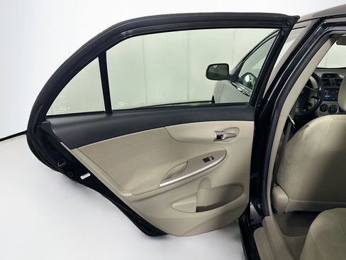 Used 2013 Toyota Corolla LE image 23