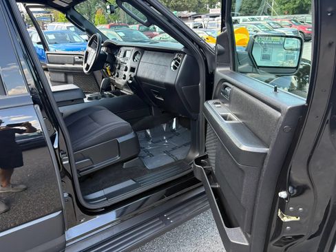 Used 2016 Ford Expedition XL w/ Equipment Group 101A AWD/4WD image 16