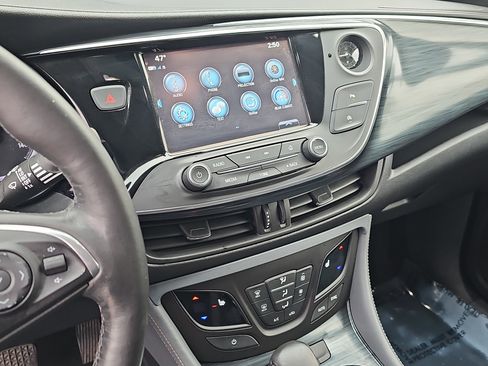 Used 2020 Buick Envision Essence image 20