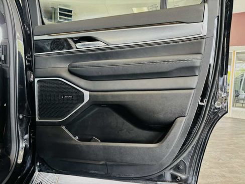 Used 2025 Jeep Wagoneer Series II AWD/4WD image 42