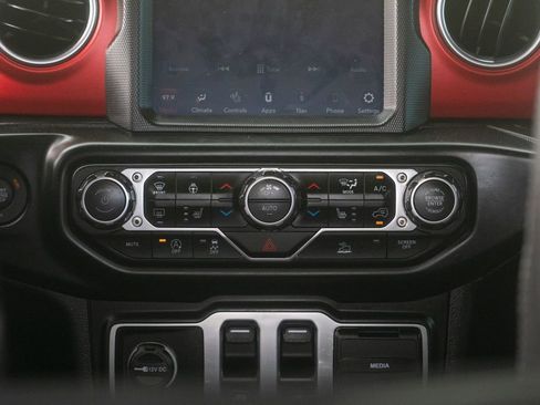 Used 2023 Jeep Wrangler Rubicon w/ Cold Weather Group AWD/4WD image 60