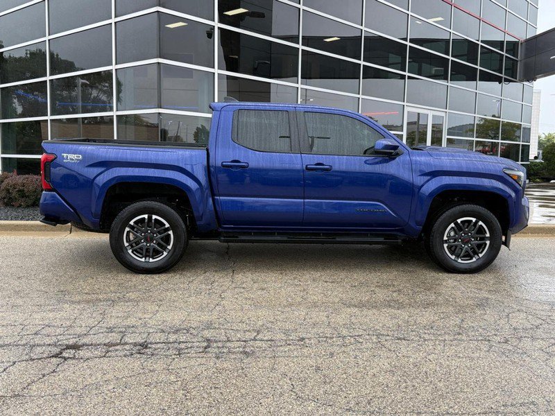 Used 2025 Toyota Tacoma TRD Sport AWD/4WD image 2