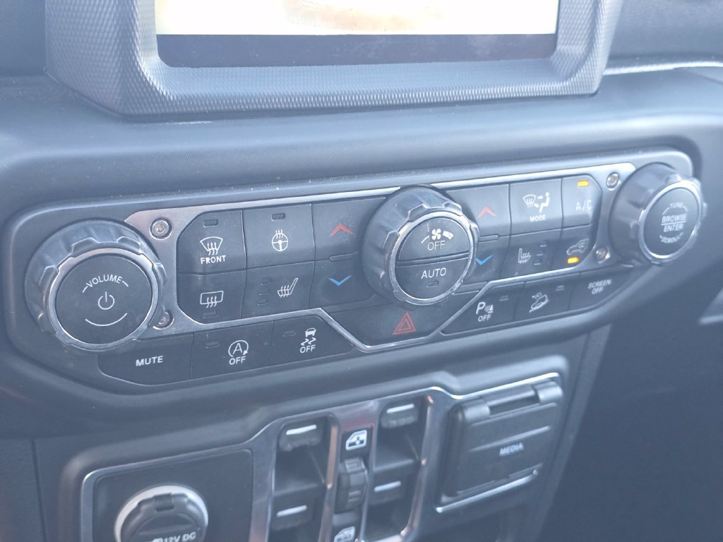 Used 2020 Jeep Wrangler Unlimited Sahara AWD/4WD image 28