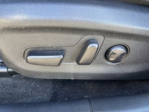 Used 2019 Kia Niro EX Premium image 16