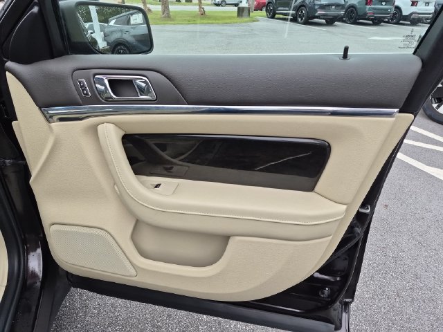 Used 2013 Lincoln MKS FWD image 27