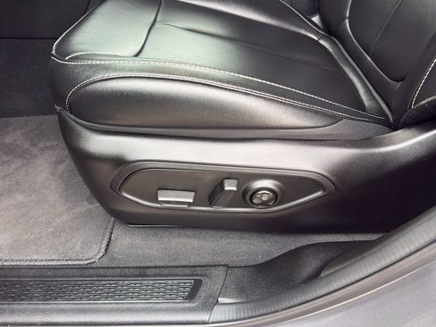 Used 2024 Jeep Grand Cherokee Limited image 15