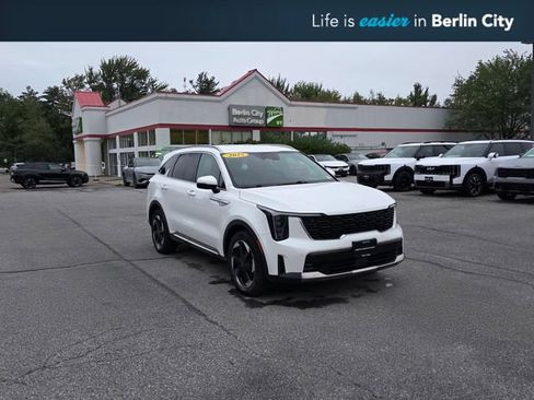 Used 2025 Kia Sorento EX AWD/4WD image 1