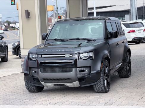 Used 2023 Land Rover Defender 110 V8 image 52