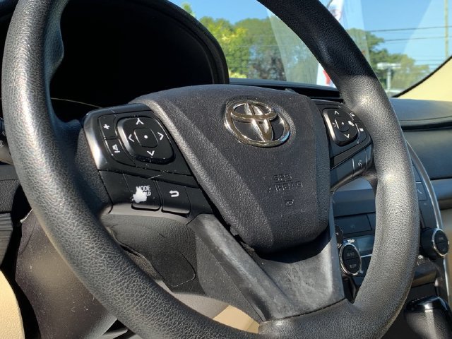 Used 2017 Toyota Camry LE FWD image 19