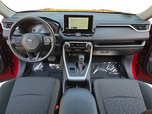 Used 2025 Toyota RAV4 XLE w/ Convenience Package image 9
